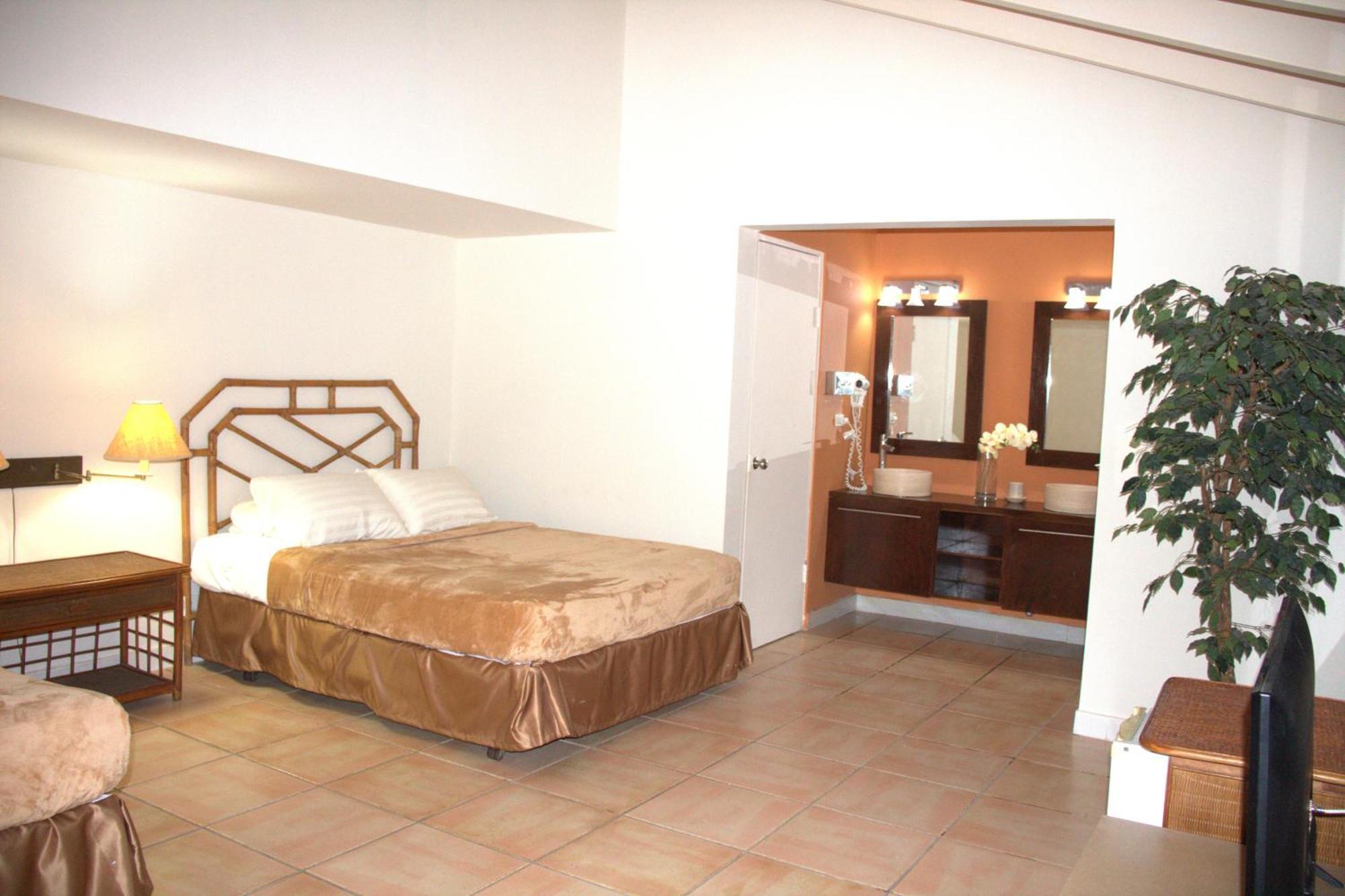 Private Family Room In Coronado Luxury Club & Suites Playa Coronado Exterior foto
